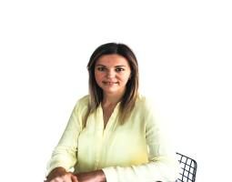 Şunun resmi: Seçil Özmestik