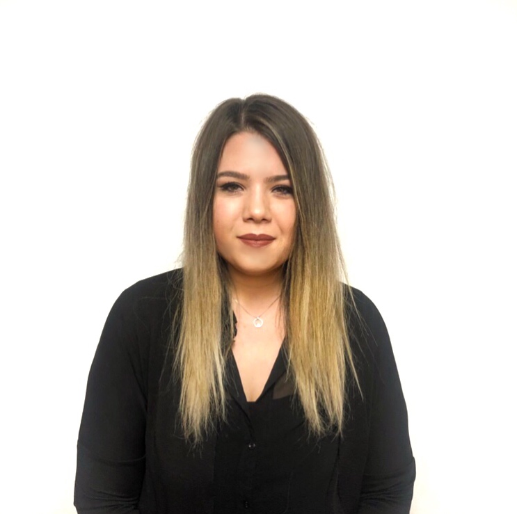 Şunun resmi: Pelin Topçuoğlu